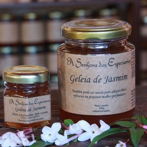 Geleia de jasmim, fabricada por A Senhora das Especiarias, localizada em Gonçalves e comercializada na loja virtual de e-Especiarias.
